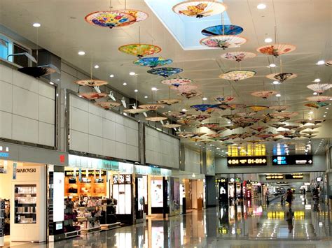 shops in taiwan airport terminal 2.